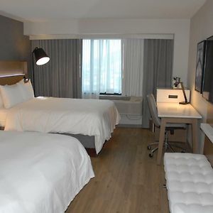 Queen Room Two Queen Beds Roll Shower Non-Smoking